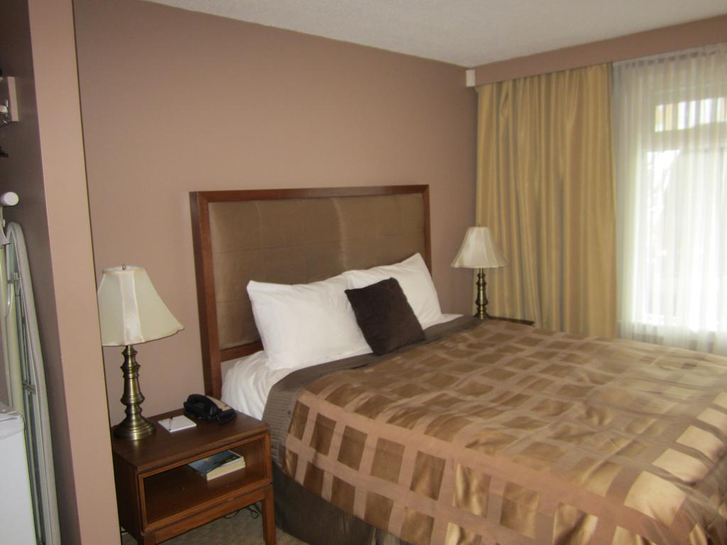 Inn On The Harbour Prince Rupert Phòng bức ảnh
